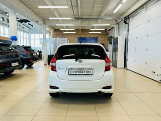 2017 Nissan Note II Рестайлинг, белый, 1379900 рублей, вид 5