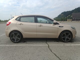 2014 Kia Rio 6-speed III, бежевый, 980000 рублей, вид 2
