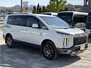 2023 Mitsubishi Delica D:5 I Рестайлинг, белый, 2327000 рублей, вид 3