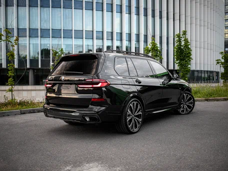 2025 BMW X7 40d I (G07) Рестайлинг, чёрный, 16590000 рублей, вид 4