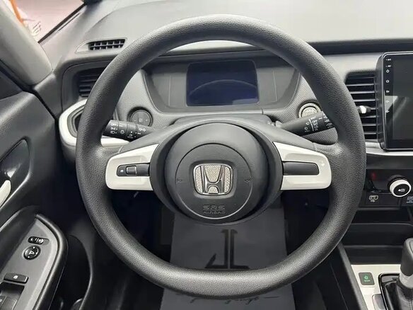 2022 Honda Fit IV Рестайлинг, белый, 1150003 рублей - вид 7