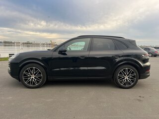 2023 Porsche Cayenne III Рестайлинг, чёрный, 13600000 рублей, вид 3