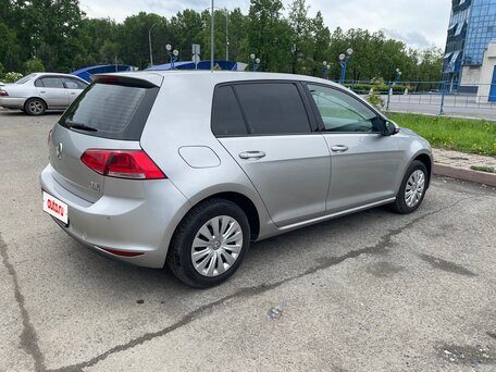 2013 Volkswagen Golf VII, серебристый, 850000 рублей, вид 4
