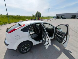 2007 Ford Focus II Рестайлинг, белый, 300000 рублей, вид 5