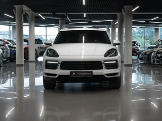 2019 Porsche Cayenne III, белый, 5580000 рублей, вид 3