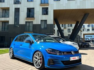 2019 Volkswagen Golf GTI VII Рестайлинг, синий, 2500000 рублей, вид 1