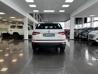 2017 Skoda Kodiaq I, белый, 2550000 рублей, вид 4