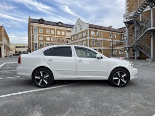 2011 Skoda Octavia II (A5) Рестайлинг, белый, 1170000 рублей, вид 5