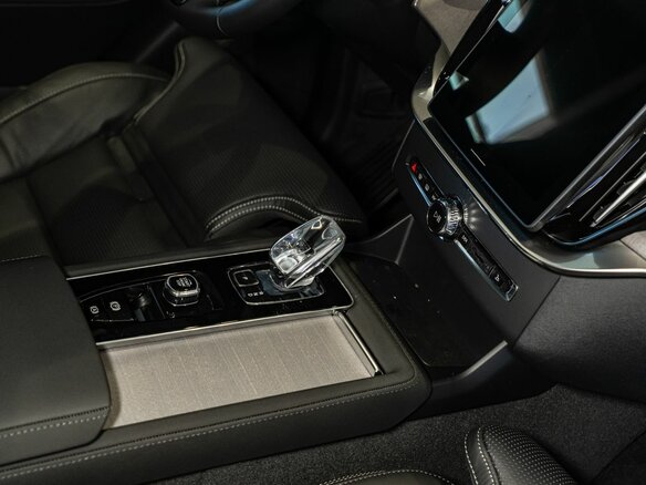 2026 Volvo XC90 B5 II Рестайлинг 2, белый, 13950000 рублей - вид 19