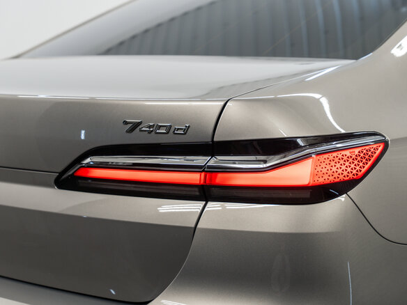 2025 BMW 7 серии 740d xDrive VII (G70), серый - вид 10