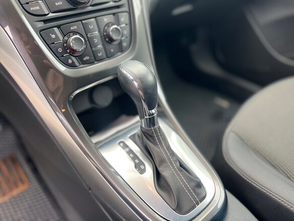2012 Opel Astra J Рестайлинг, серый, 899000 рублей - вид 12