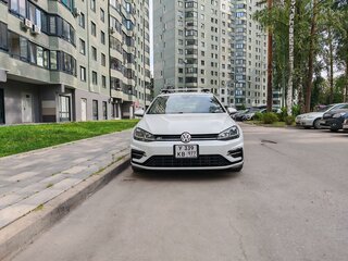 2017 Volkswagen Golf VII Рестайлинг, белый, 1250000 рублей, вид 2
