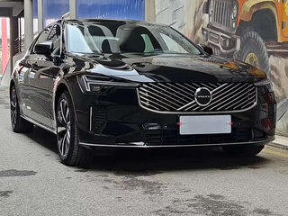 2025 Volvo S90 II Рестайлинг 2, чёрный, 5204865 рублей, вид 2