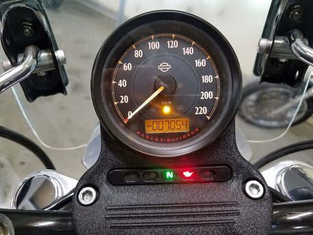 2013 Harley-Davidson Sportster 883, красный, 775000 рублей, вид 5