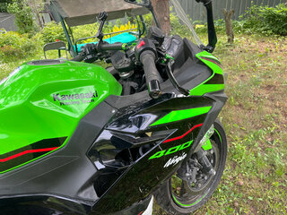 2022 Kawasaki Ninja 400, зелёный, 650000 рублей, вид 2
