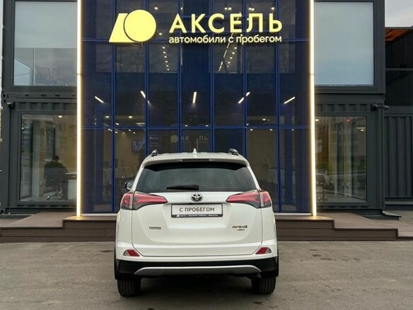 2018 Toyota RAV4 IV (XA40) Рестайлинг, белый - вид 5