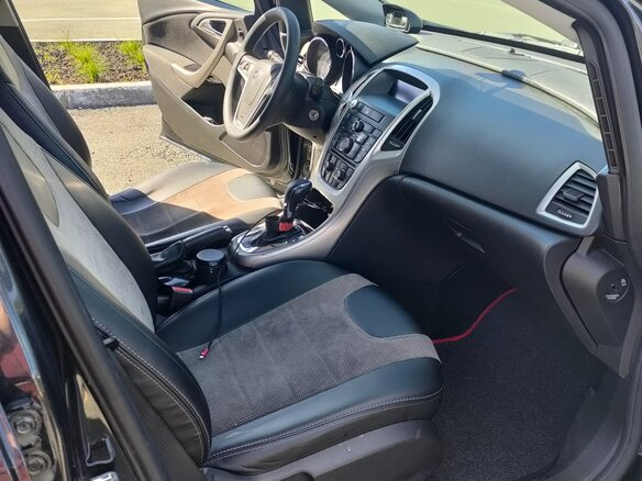 2011 Opel Astra J, чёрный, 630000 рублей - вид 10