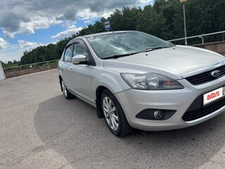 2011 Ford Focus II Рестайлинг, серебристый, 600000 рублей, вид 3