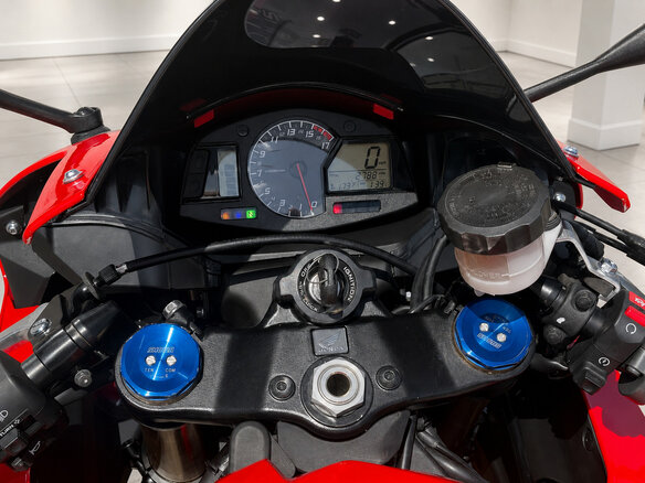 2023 Honda CBR 600RR, красный, 870019 рублей - вид 11