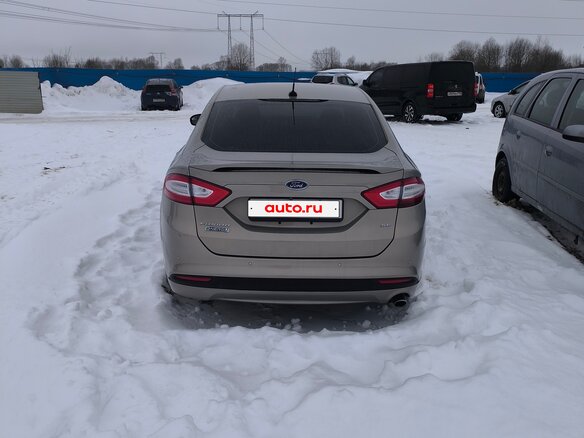 2015 Ford Fusion (North America) II, коричневый - вид 4