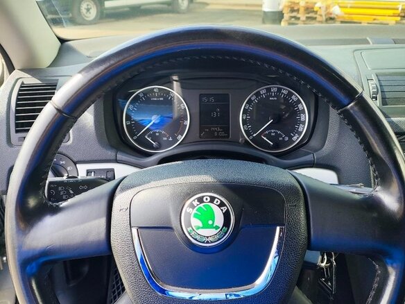 2011 Skoda Octavia II (A5) Рестайлинг, бежевый, 910000 рублей - вид 10