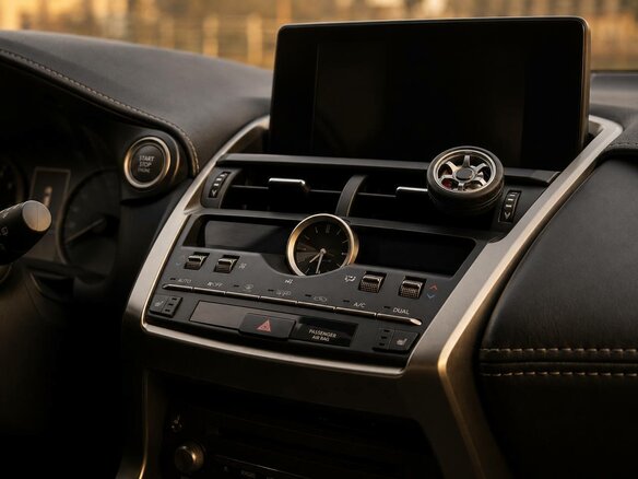 2021 Lexus NX 200 I Рестайлинг, чёрный, 3450000 рублей - вид 8