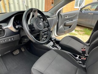 2021 Kia Rio X IV Рестайлинг, белый, 2000000 рублей, вид 3