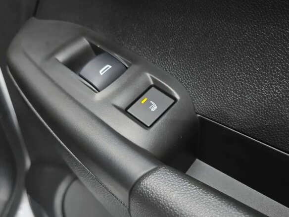 2023 Chevrolet TrailBlazer III Рестайлинг, белый, 1670000 рублей - вид 19