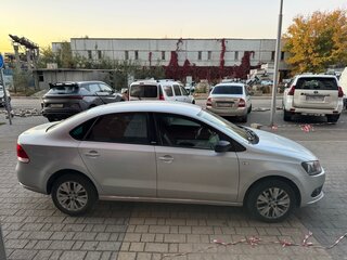 2014 Volkswagen Polo V, серый, 820000 рублей, вид 3