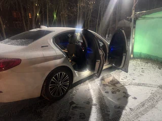 2018 BMW 5 серии 530e VII (G30/G31/G38), белый, 2300000 рублей, вид 3