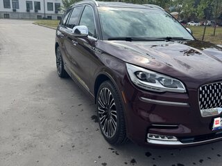 2022 Lincoln Aviator II, красный, 5600000 рублей, вид 4
