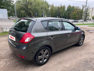 2011 Kia Ceed I Рестайлинг, серебристый, 900000 рублей, вид 4