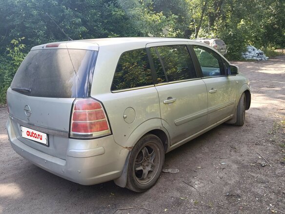 2011 Opel Zafira B Рестайлинг, бежевый - вид 1