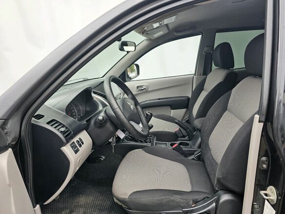 2010 Mitsubishi L200 IV, чёрный, 1029000 рублей - вид 8