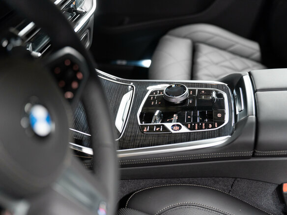 2026 BMW X7 40i I (G07) Рестайлинг, серый, 17690000 рублей - вид 12
