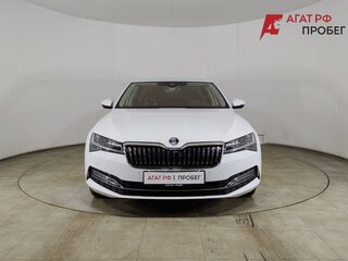 2019 Skoda Superb III Рестайлинг, белый, 2830000 рублей, вид 2
