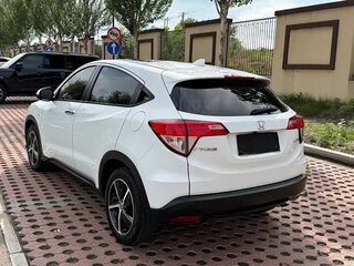 2022 Honda Vezel I Рестайлинг, белый, 1285000 рублей, вид 3