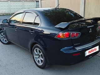 2014 Mitsubishi Lancer X Рестайлинг, синий, 700000 рублей, вид 4