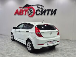 2015 Hyundai Solaris I Рестайлинг, белый, 825000 рублей, вид 5