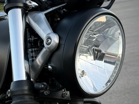 2020 Triumph Street Twin, серый, 805000 рублей - вид 23