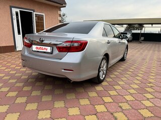 2013 Toyota Camry VII (XV50), серебристый, 1650000 рублей, вид 4