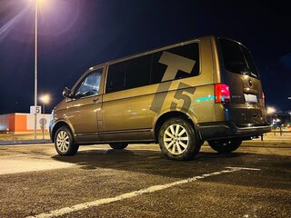 2012 Volkswagen Multivan T5 Рестайлинг, коричневый, 2400000 рублей, вид 3