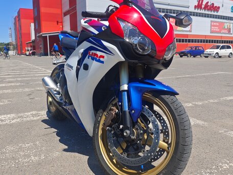 2010 Honda CBR 1000 RR/RA Fireblade, белый, 680000 рублей, вид 1