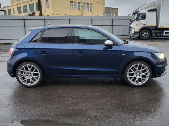 2012 Audi A1 I (8X), синий, 1250000 рублей - вид 1