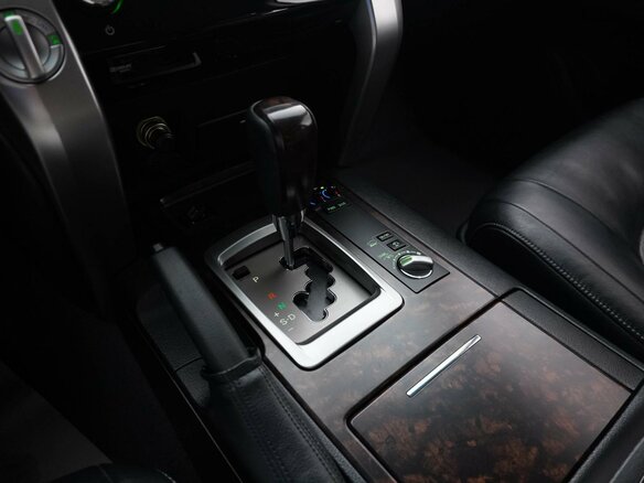 2013 Toyota Land Cruiser 200 Series Рестайлинг 1, чёрный, 4577088 рублей - вид 15