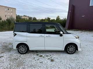 2021 Toyota Roomy I Рестайлинг, белый, 1360000 рублей, вид 4