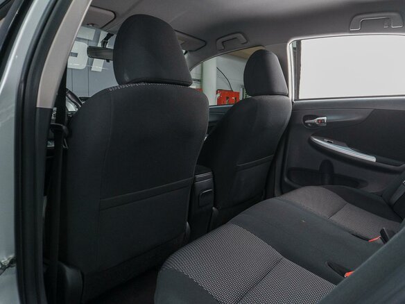 2011 Toyota Corolla X (E140, E150) Рестайлинг, серебристый, 1039000 рублей - вид 10