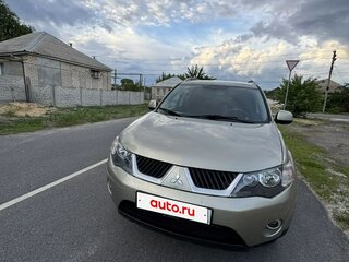 2008 Mitsubishi Outlander II, бежевый, 1100000 рублей, вид 2