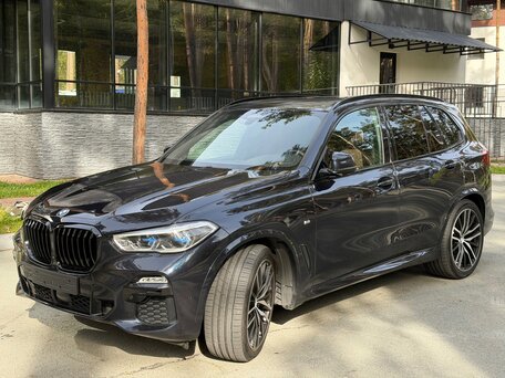 2021 BMW X5 40i IV (G05/G18), синий, 8000000 рублей, вид 3