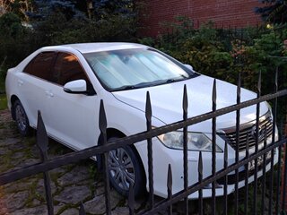 2013 Toyota Camry VII (XV50), белый, 1425000 рублей, вид 3